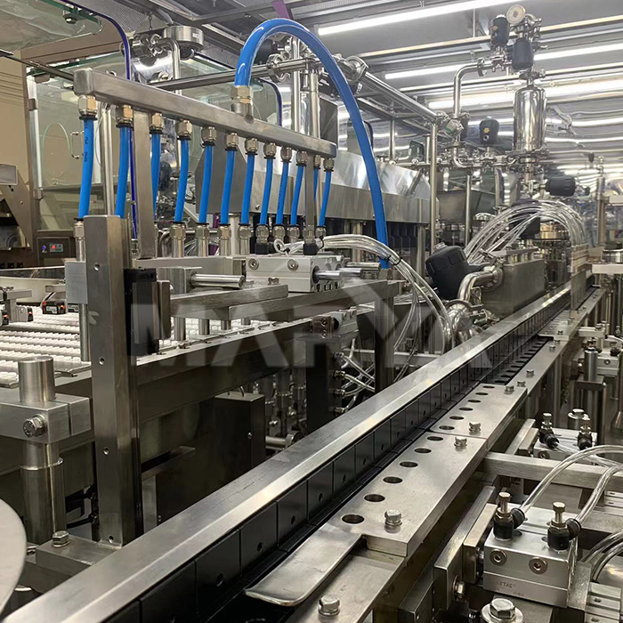 plastic syringe capping filling machine1 Syringe en plastique Machine de remplissage1