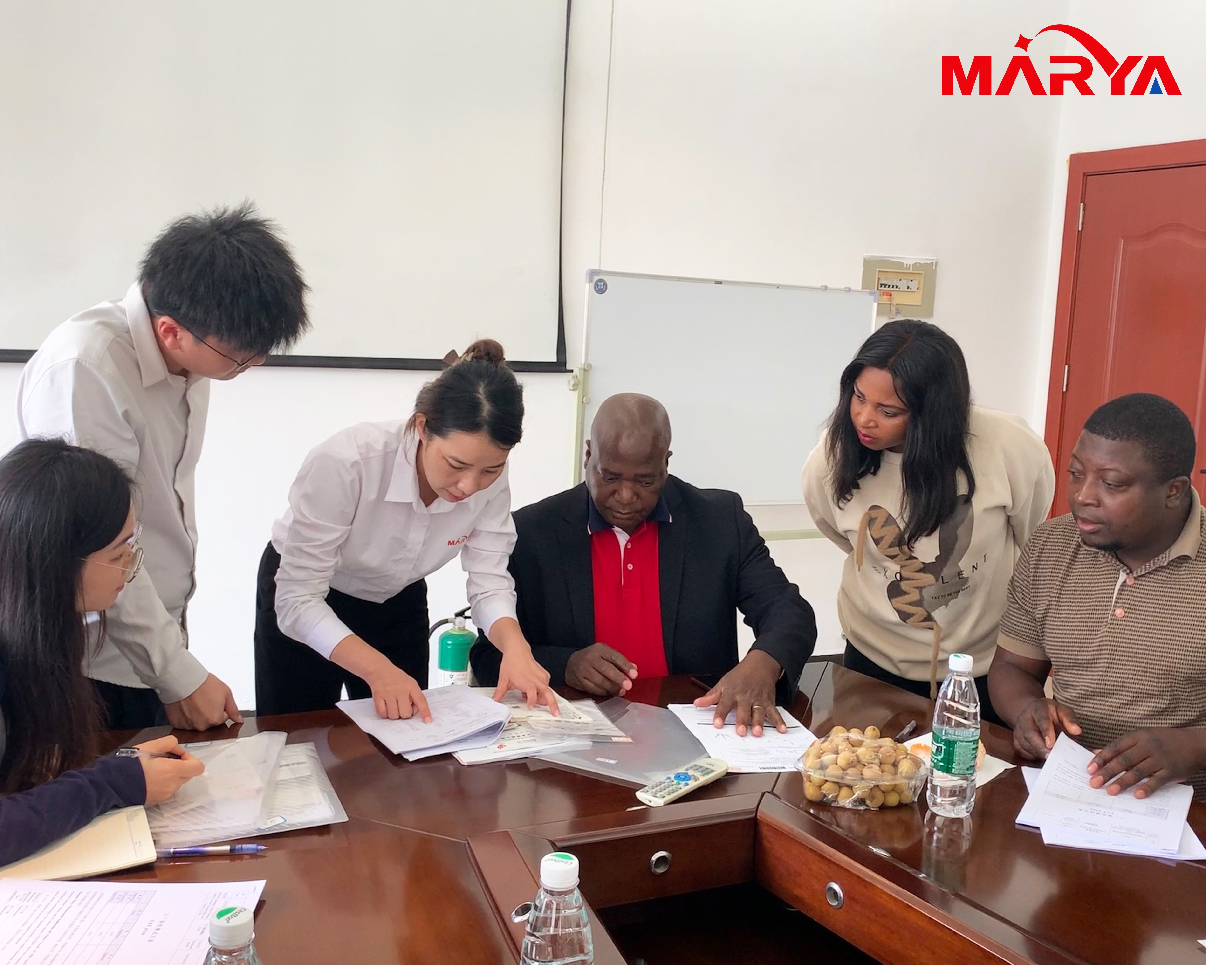 Ligne de remplissage du flacon zimbabw&eacute;en 1 