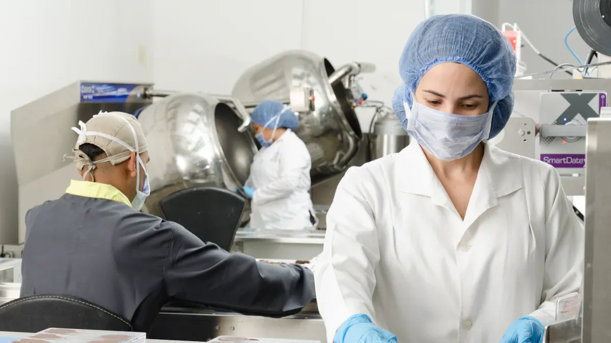 D&eacute;fis et solutions dans la manipulation des poudres